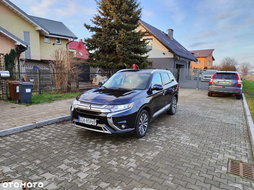 Mitsubishi Outlander - 1