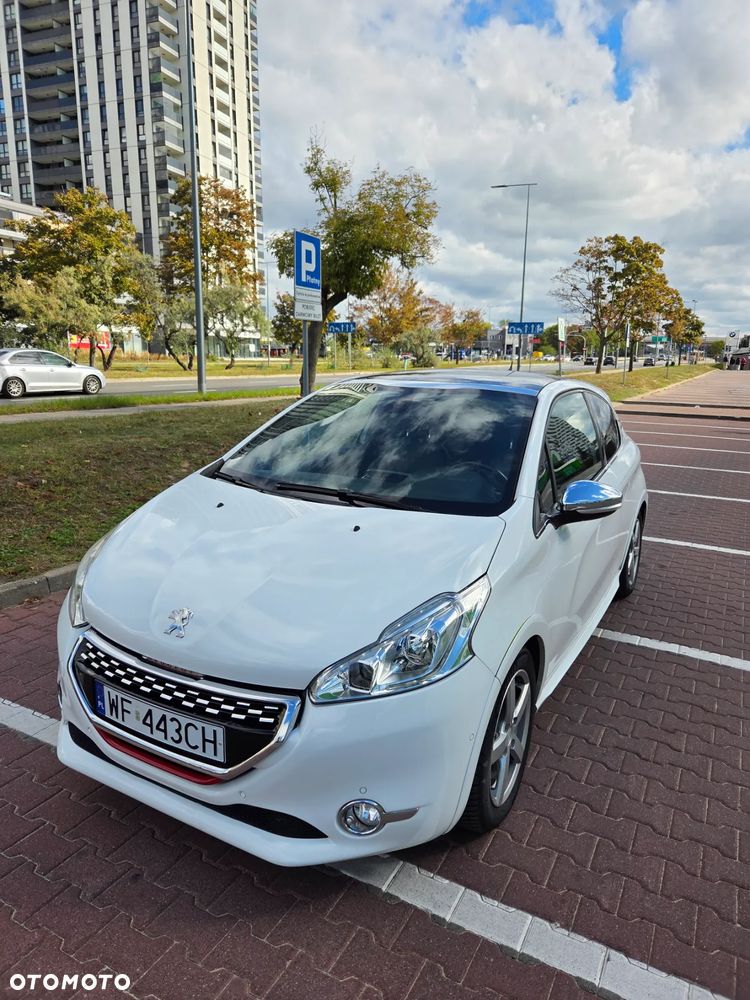 Peugeot 208 1.6 THP GTi - 15