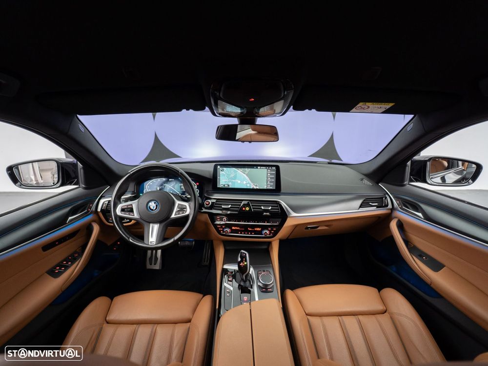BMW 520 e Pack M - 18