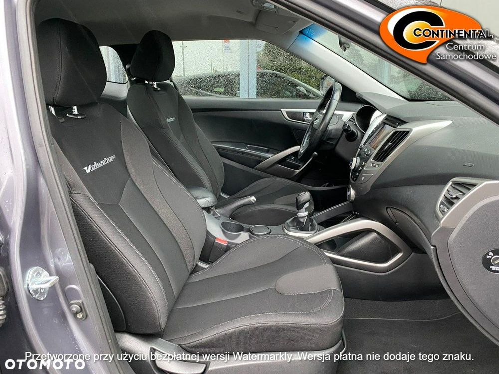 Hyundai Veloster - 7