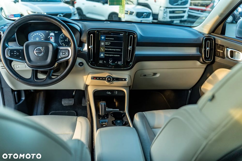 Volvo XC 40 T5 AWD Geartronic Momentum Pro - 37