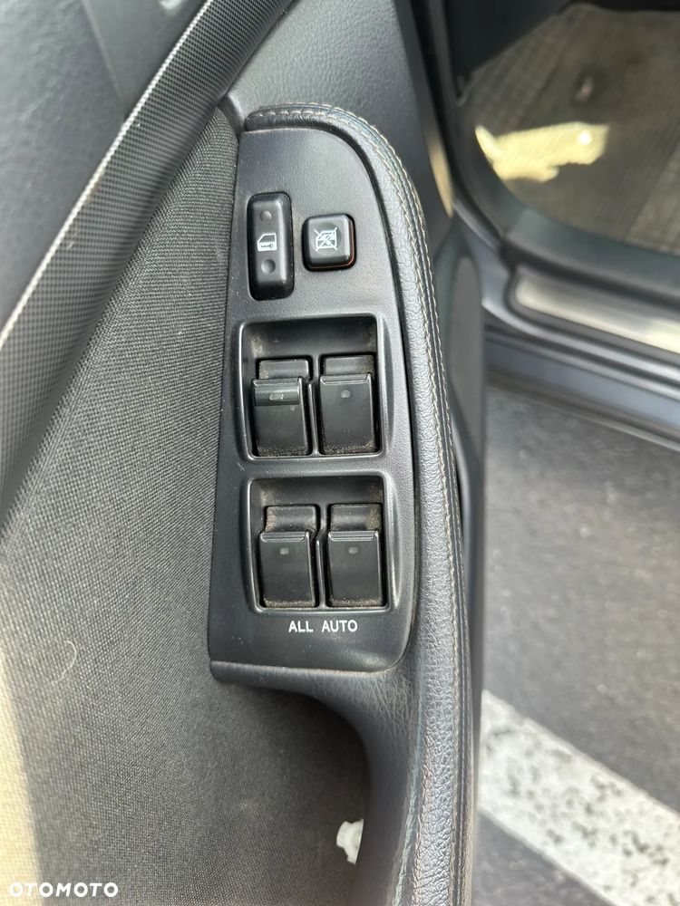 Toyota Avensis 2.0 D-4D Sol - 25