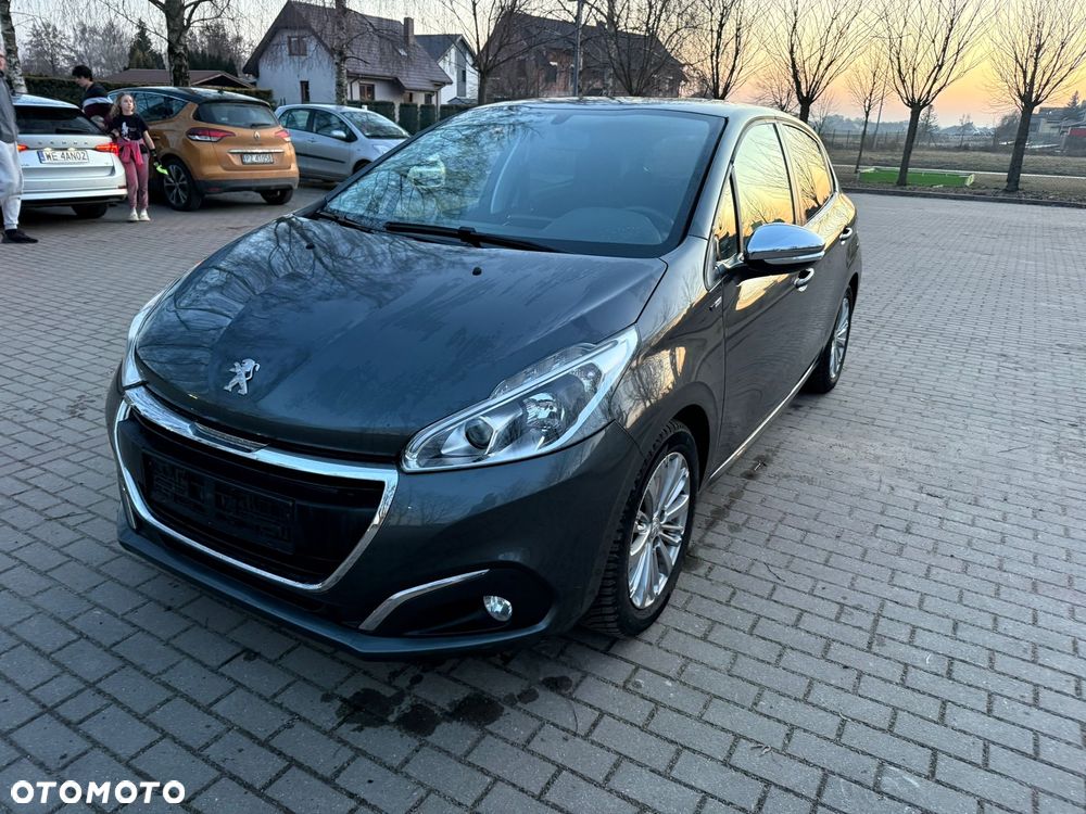 Peugeot 208 1.2 PureTech Style - 1