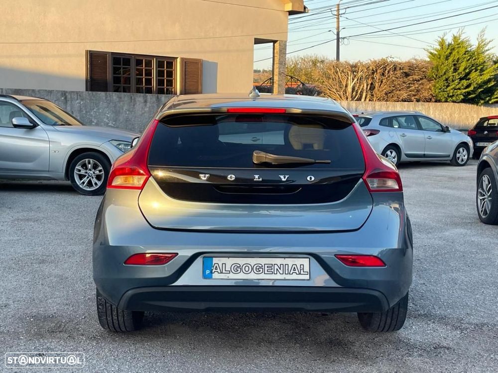 Volvo V40 1.6 D2 Summum - 4