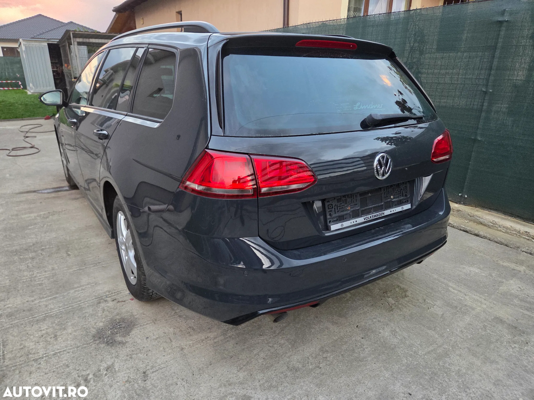 Volkswagen Golf - 5