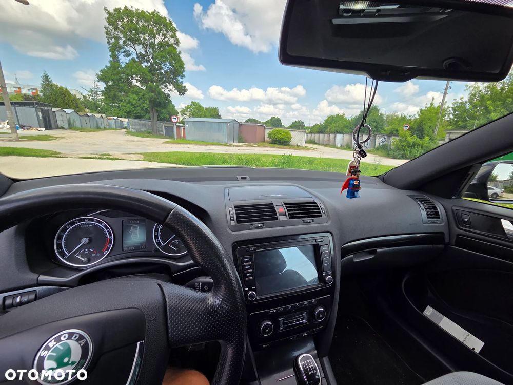Skoda Octavia 2.0 TDI CR DPF RS - 11