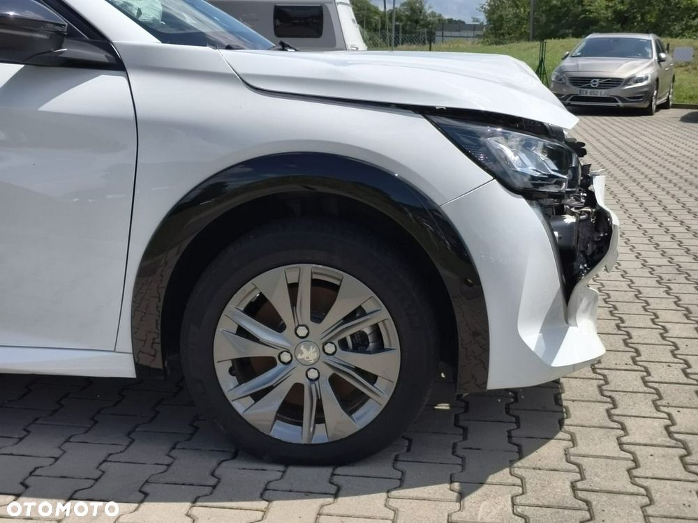 Peugeot 208 - 18