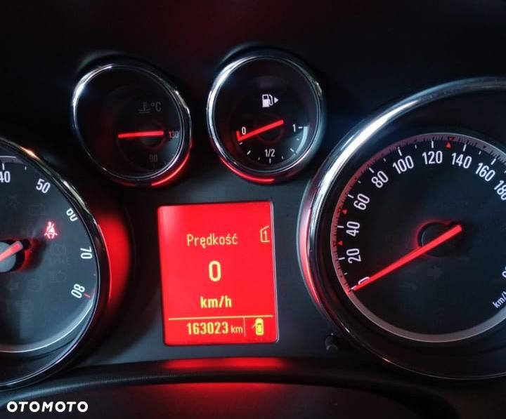 Opel Astra 1.4 Turbo 150 Jahre - 16