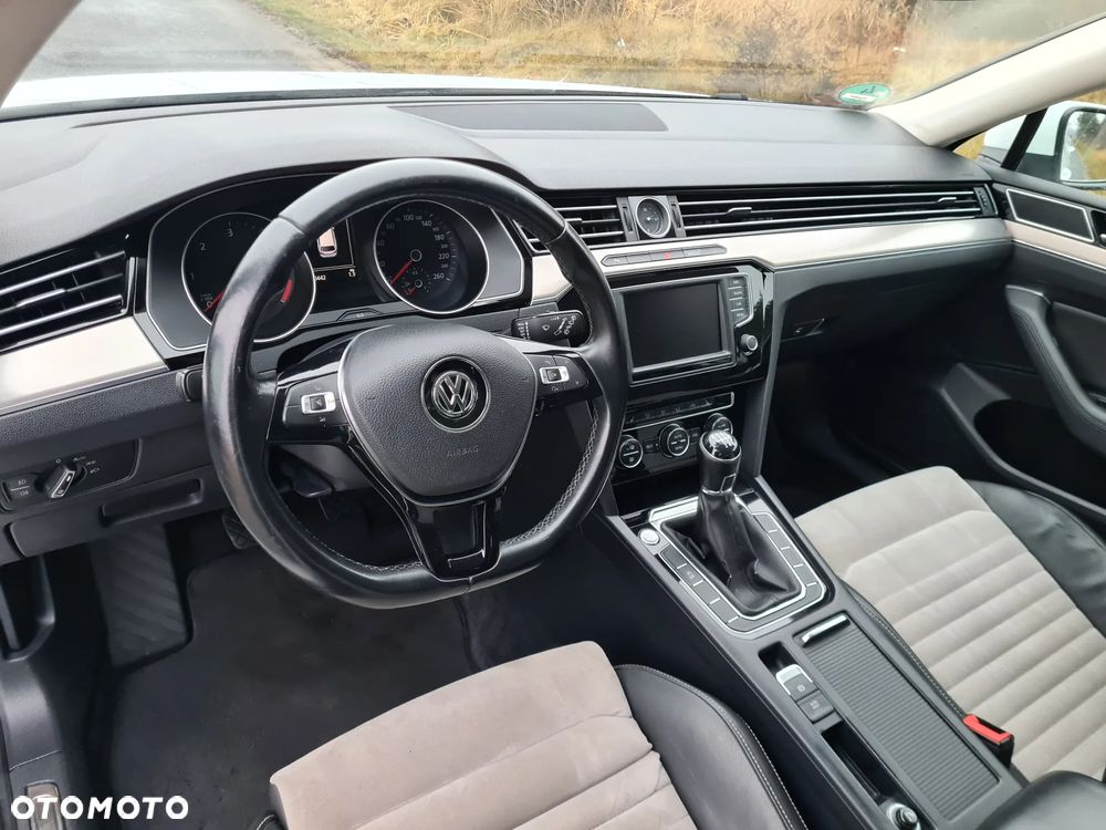 Volkswagen Passat - 9