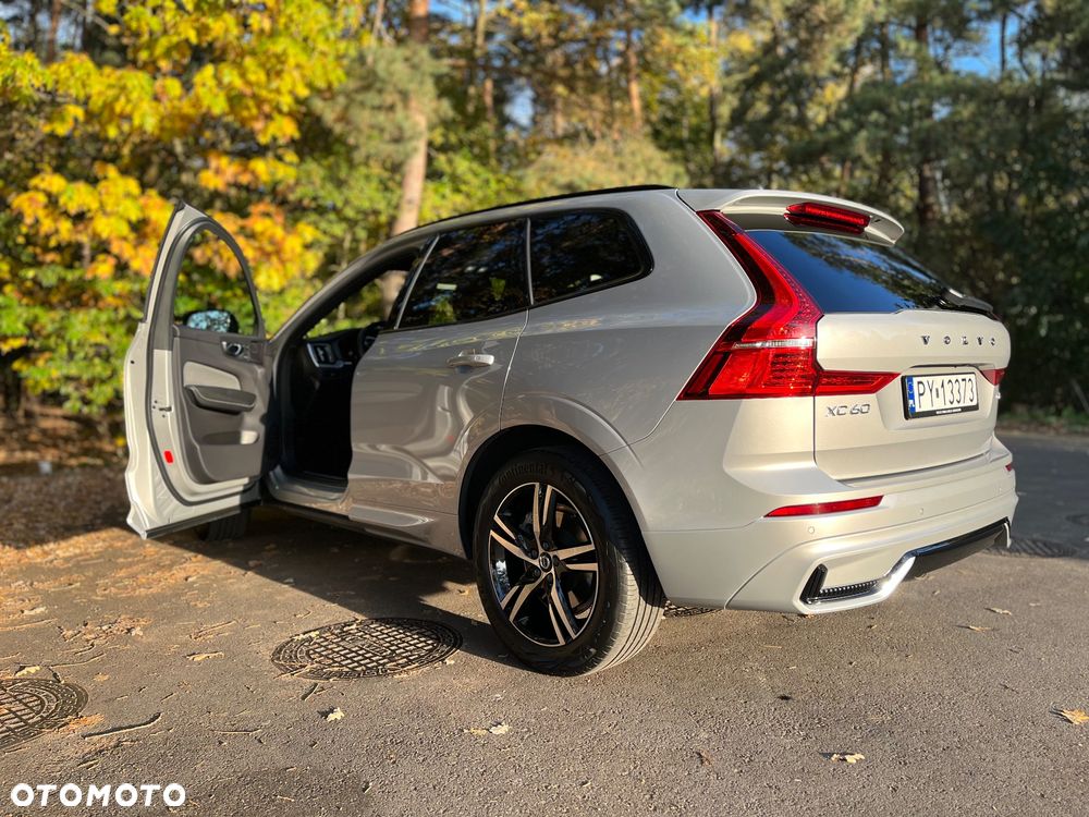 Volvo XC 60 B4 B Plus Dark - 18