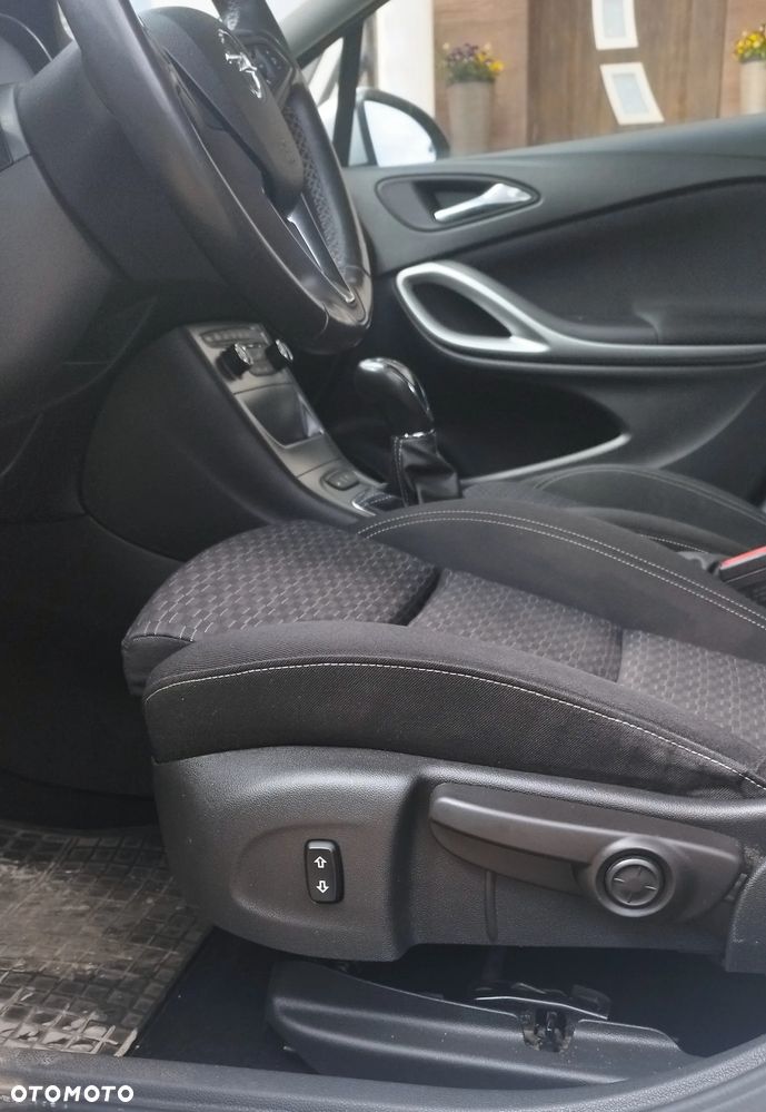 Opel Astra 1.6 D (CDTI) Start/Stop Dynamic - 16