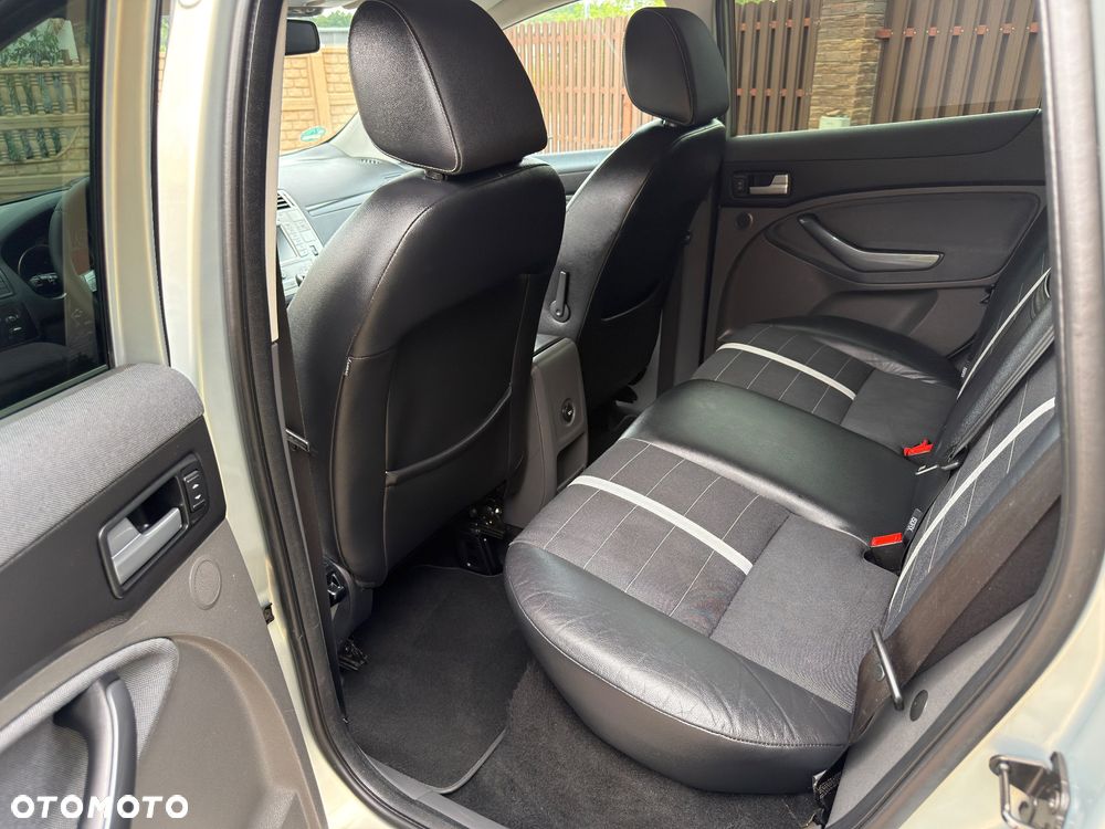 Ford Kuga 2.0 TDCi Titanium - 10