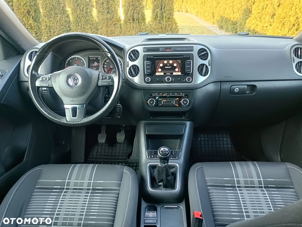 Volkswagen Tiguan 2.0 TDI DPF BlueMotion Technology Lounge Sport & Style - 11