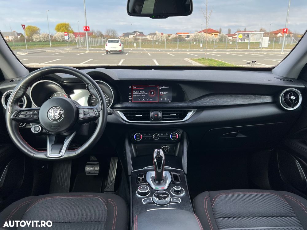 Alfa Romeo Stelvio - 8