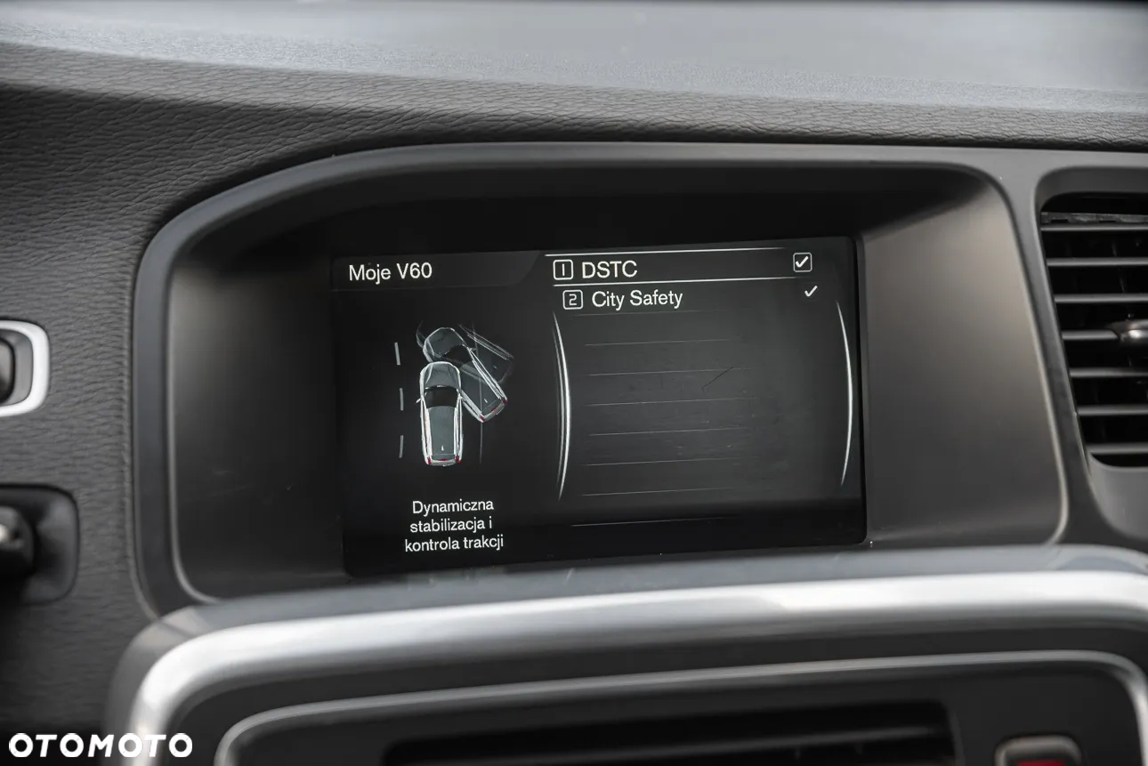 Volvo V60 D4 Momentum - 17