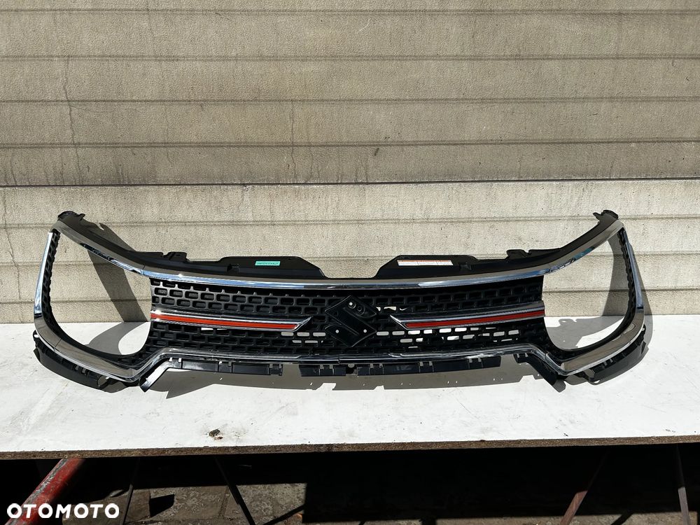 SUZUKI IGNIS 3 III 72112-62R0 ATRAPA GRILL CHROM EMBLEMAT