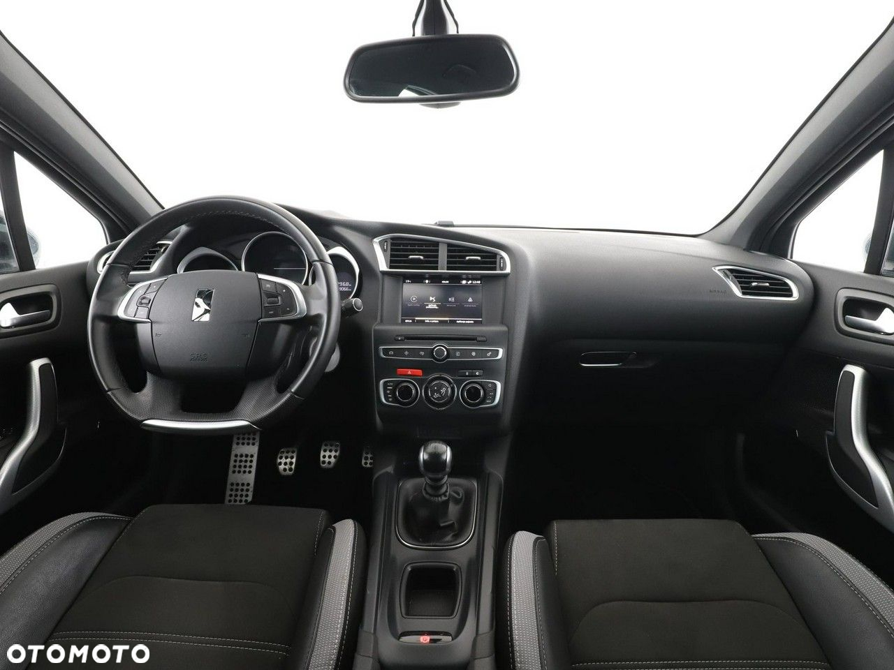 DS Automobiles DS 4 Crossback - 15