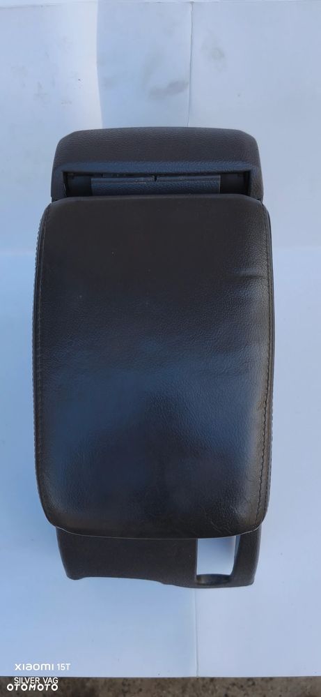 Podłokietnik skórzany VW Golf 5 skóra tunel nawiewu - 11