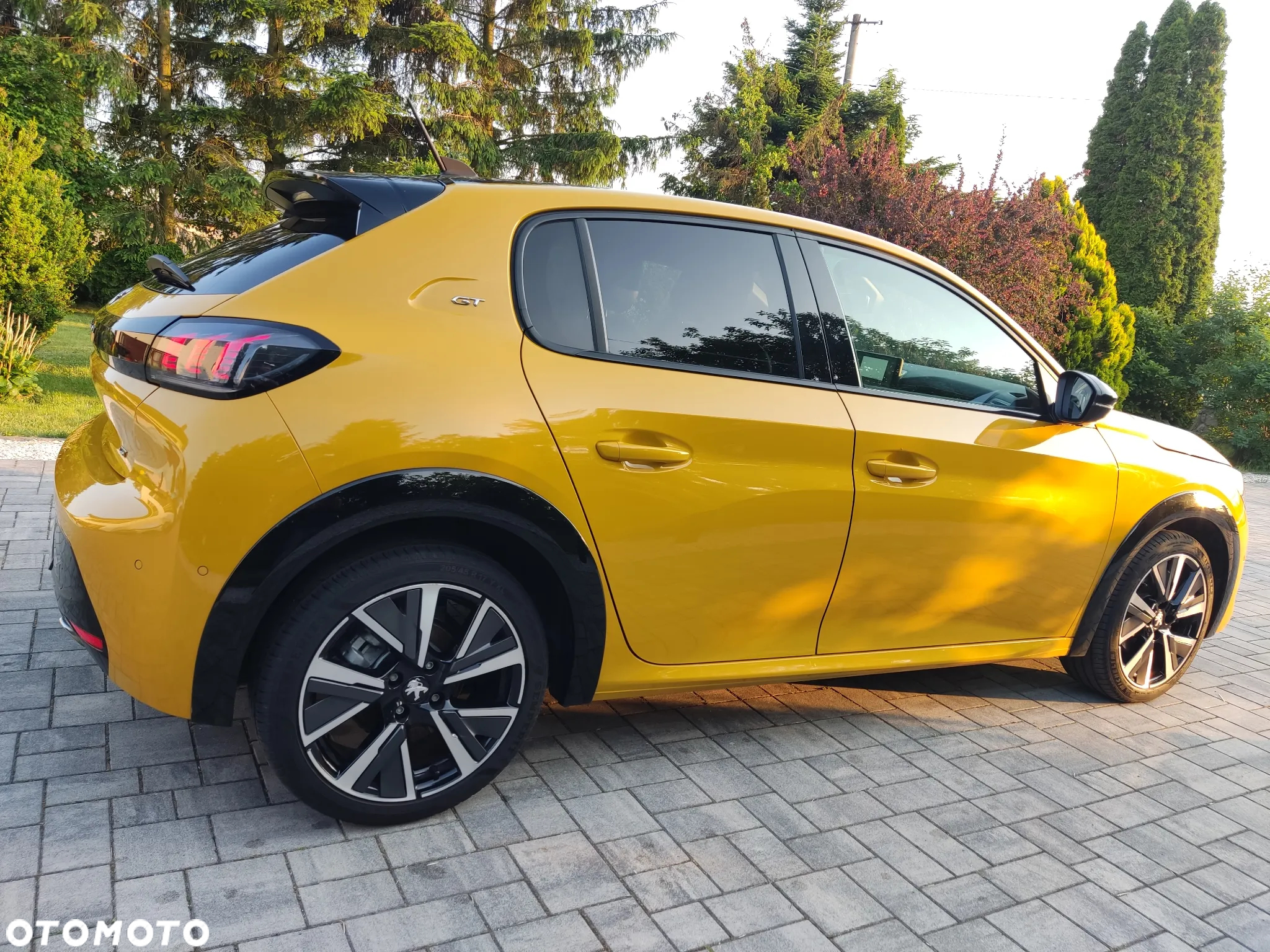 Peugeot 208 1.5 BlueHDi GT S&S - 12