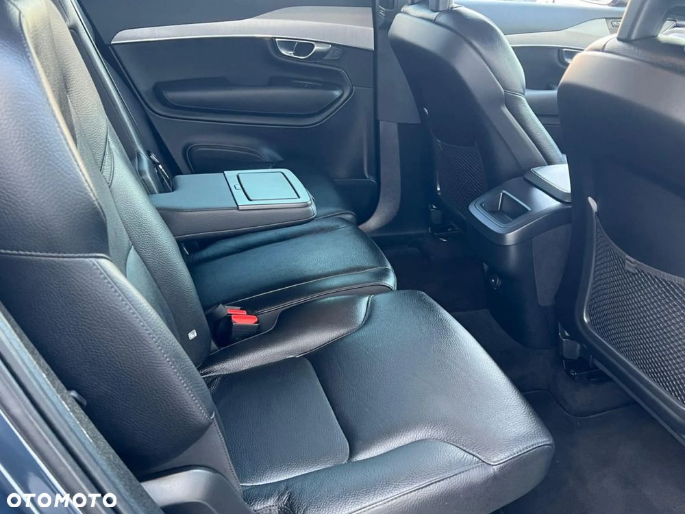 Volvo XC 90 - 21