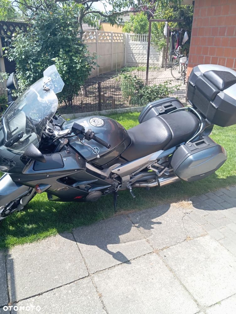 Yamaha FJR - 2