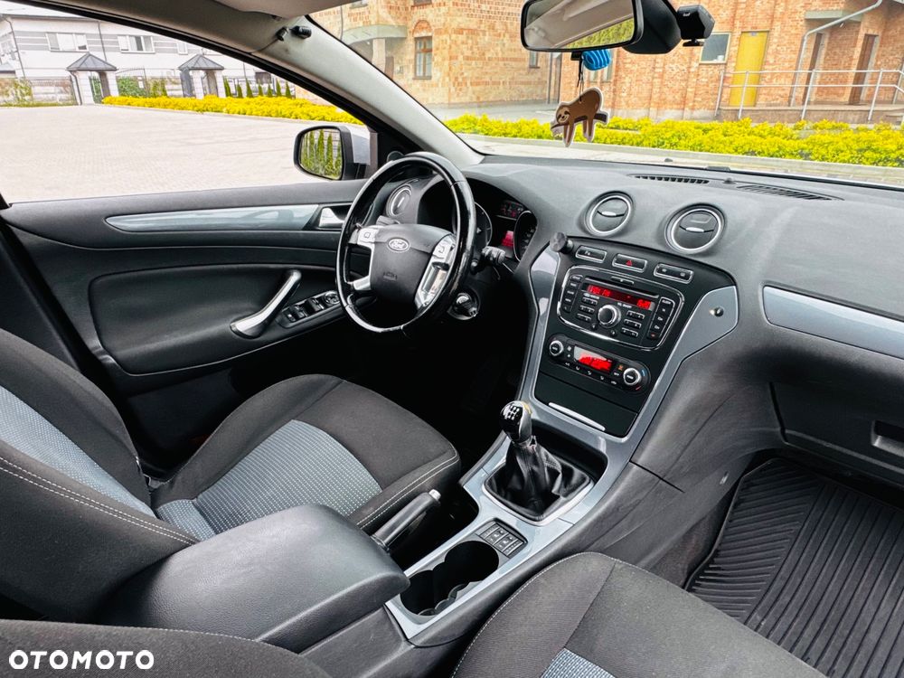 Ford Mondeo 1.6 Gold X - 16