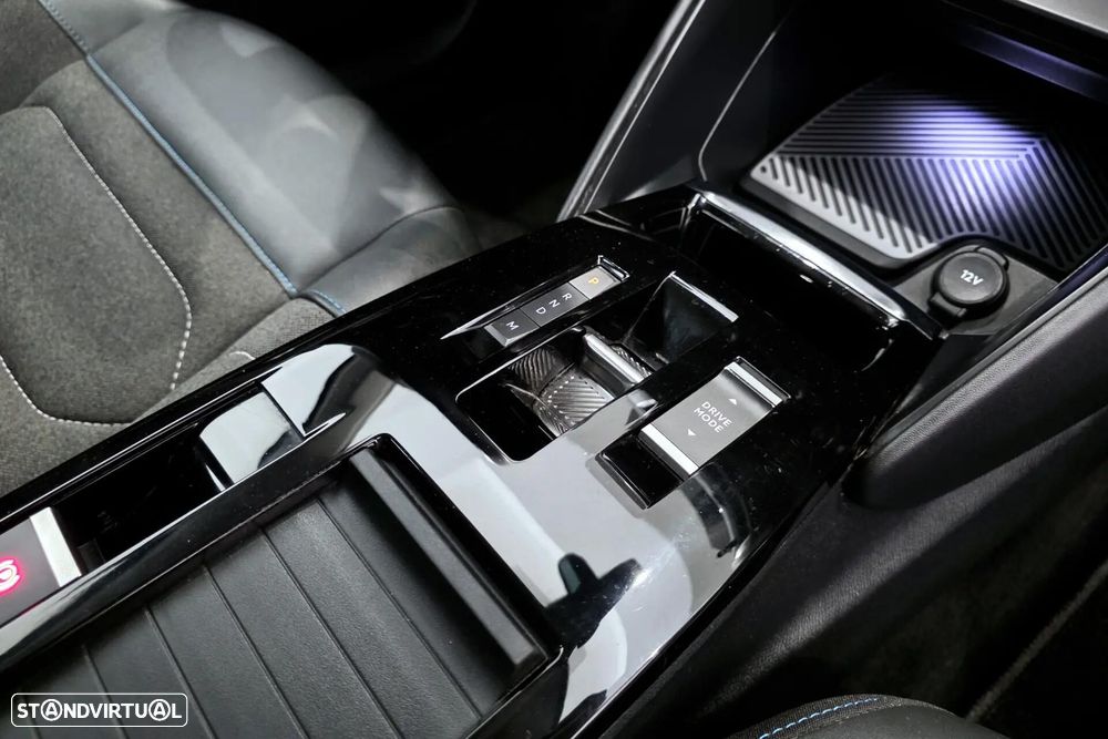 Citroën C4 1.2 PureTech Shine EAT8 - 24