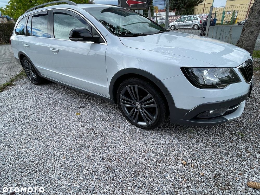 Skoda Superb 2.0 TDI 4x4 Ambition - 4