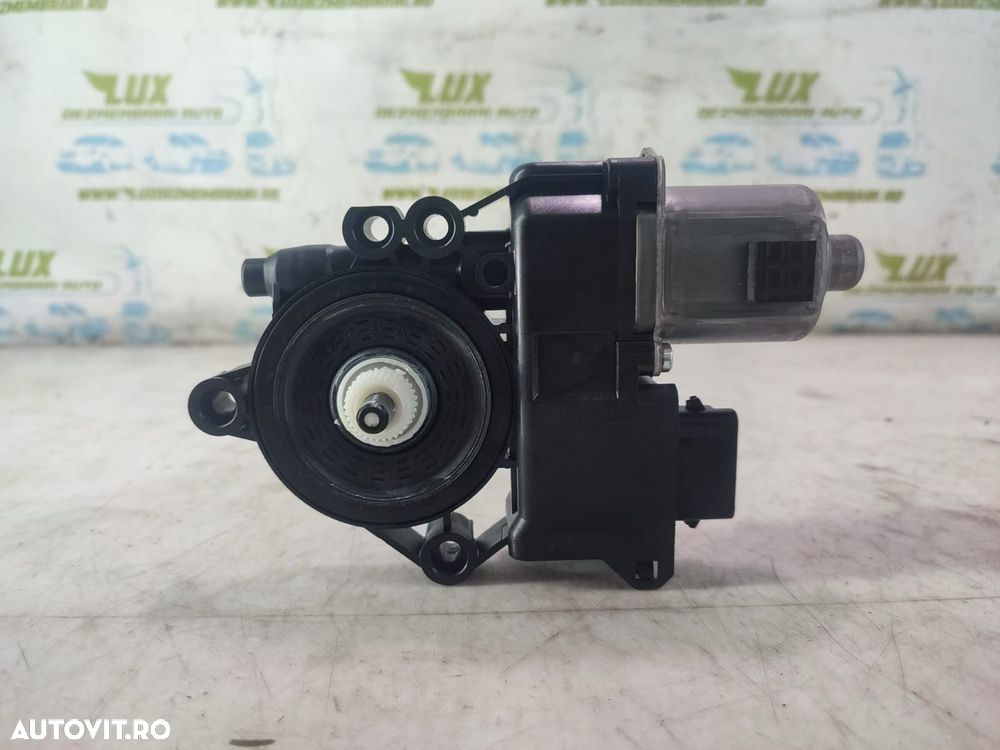 Motoras geam dreapta 82460-J7015 Kia Ceed 3 [facelift] [2021 - 2024] - 2