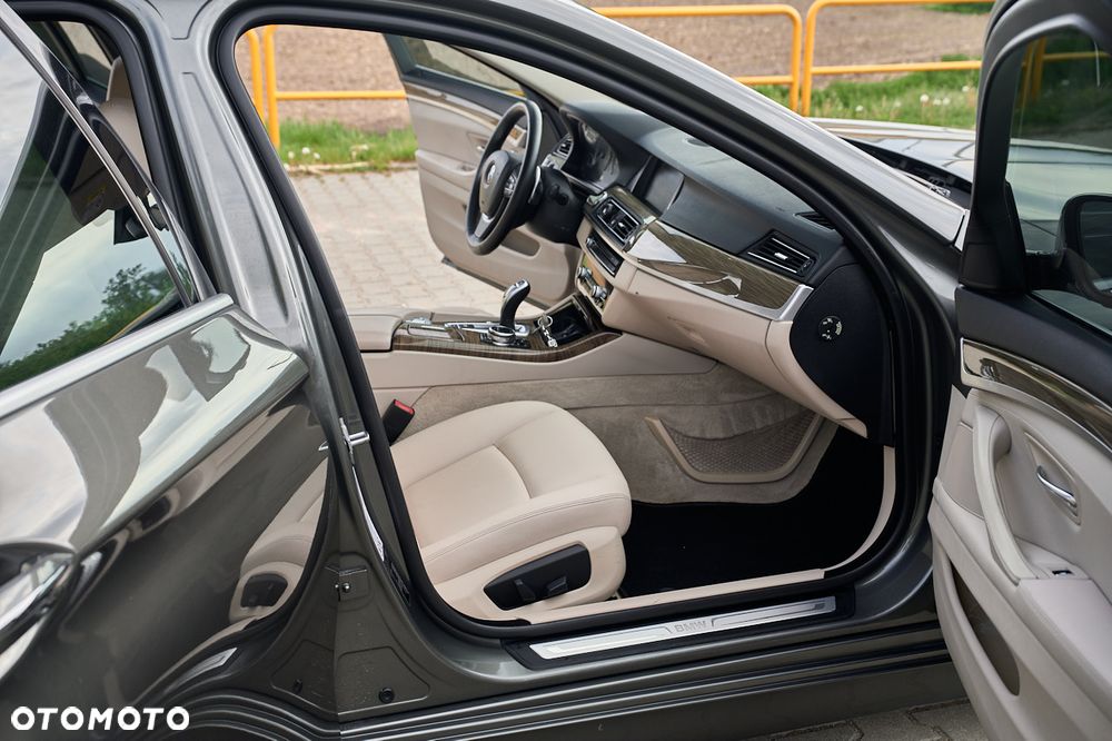 BMW Seria 5 525d xDrive Modern Line - 28