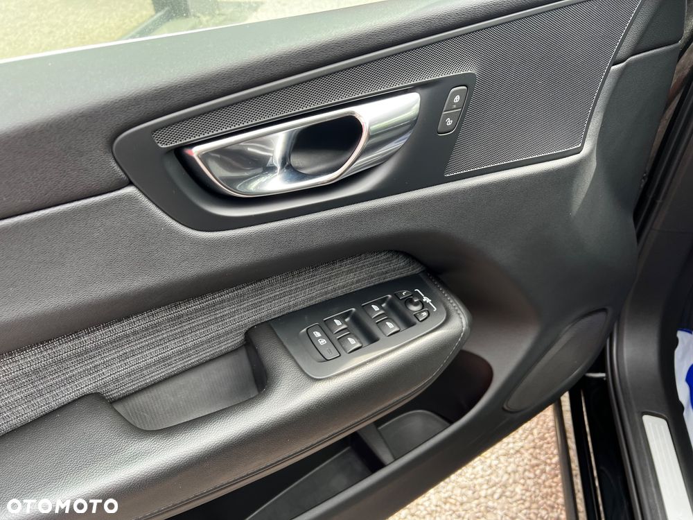 Volvo XC 60 B4 D Core - 12