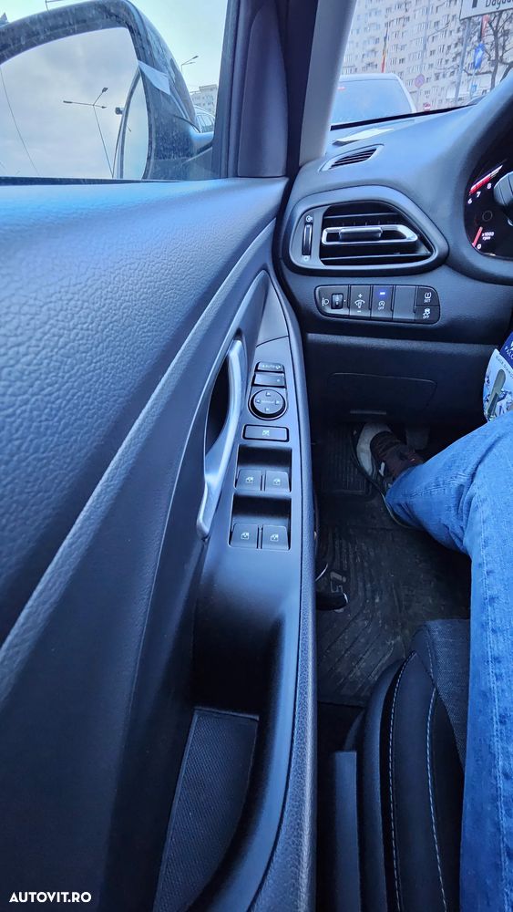 Hyundai i30 1.5 T-GDI 160CP MHEV 5DR M/T Exclusive - 12