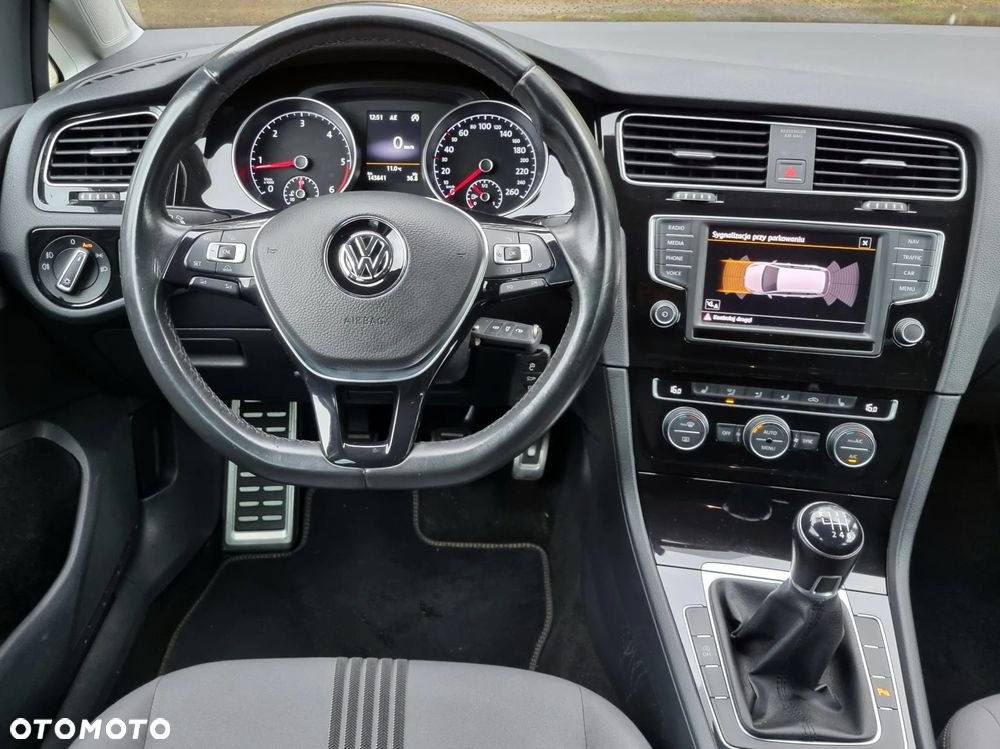 Volkswagen Golf - 26
