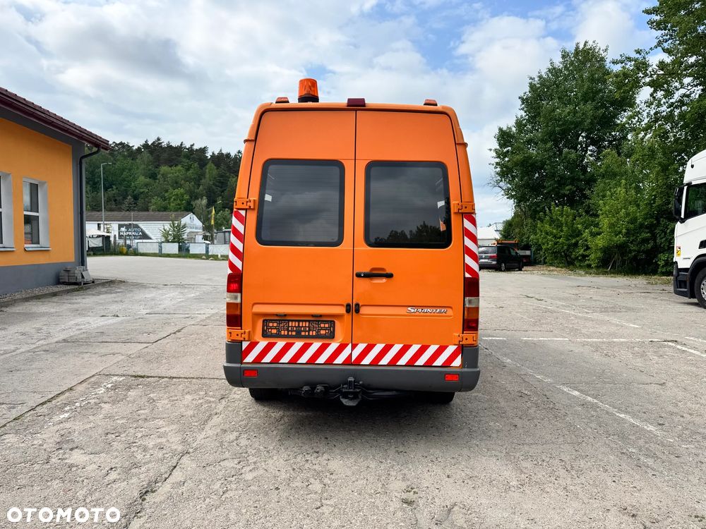 Mercedes-Benz Sprinter - 32
