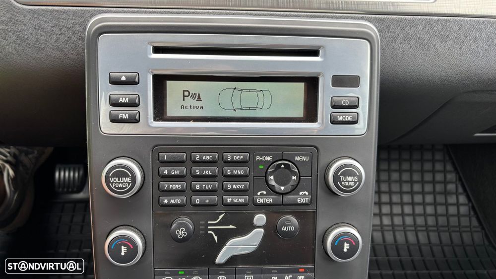 Volvo XC 70 2.0 D3 Drive Momentum - 14