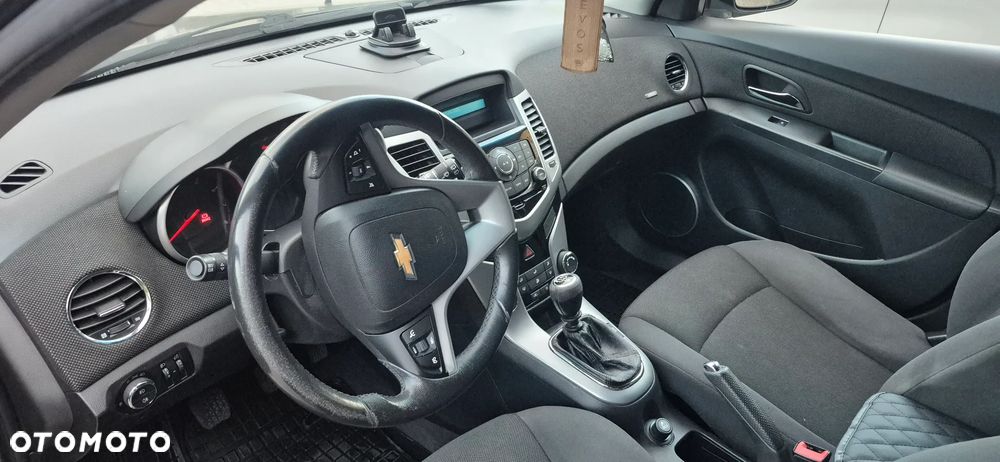 Chevrolet Cruze - 8