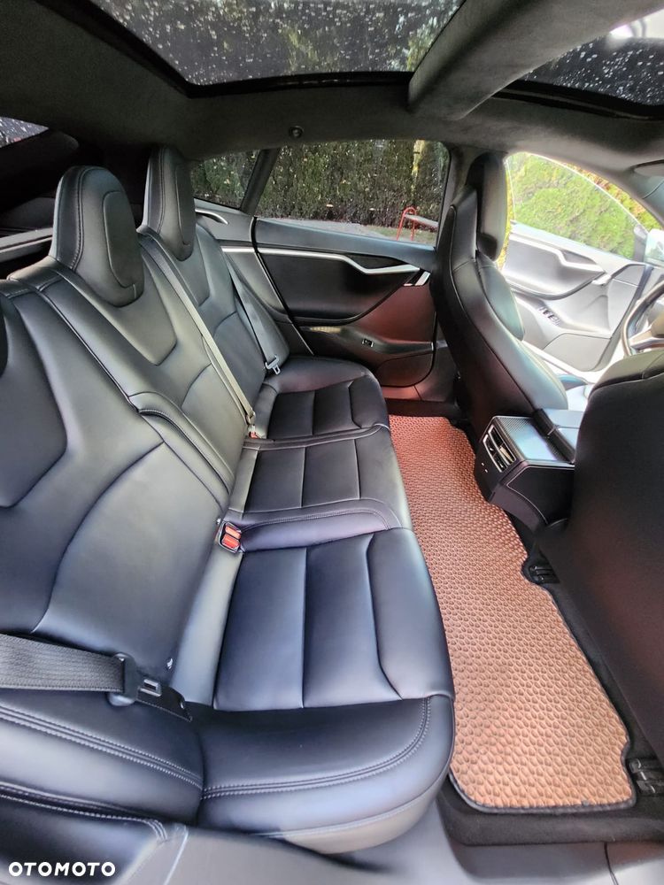 Tesla Model S Long Range Plus - 17