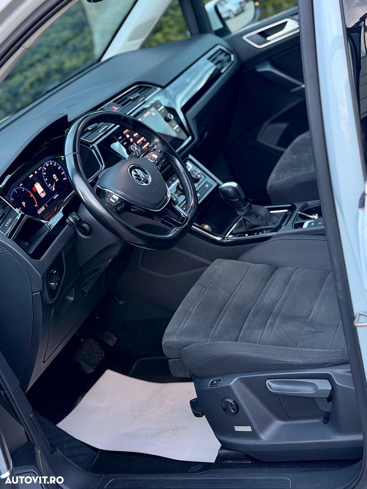 Volkswagen Touran 2.0 TDI DSG Highline - 11