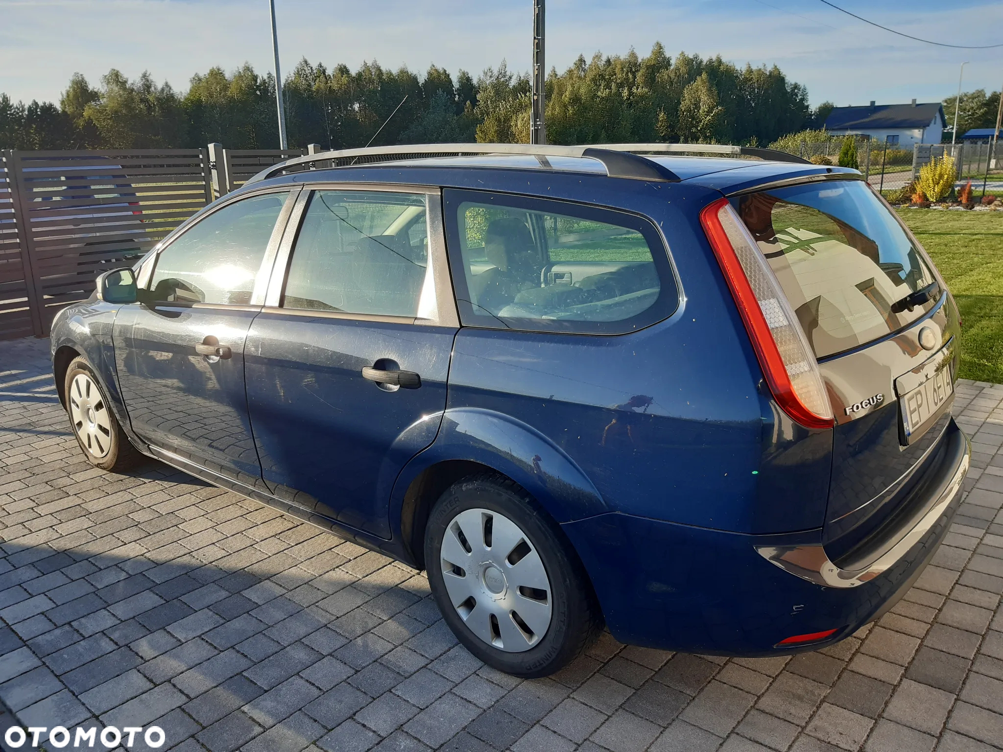 Ford Focus 1.6 Ambiente - 4