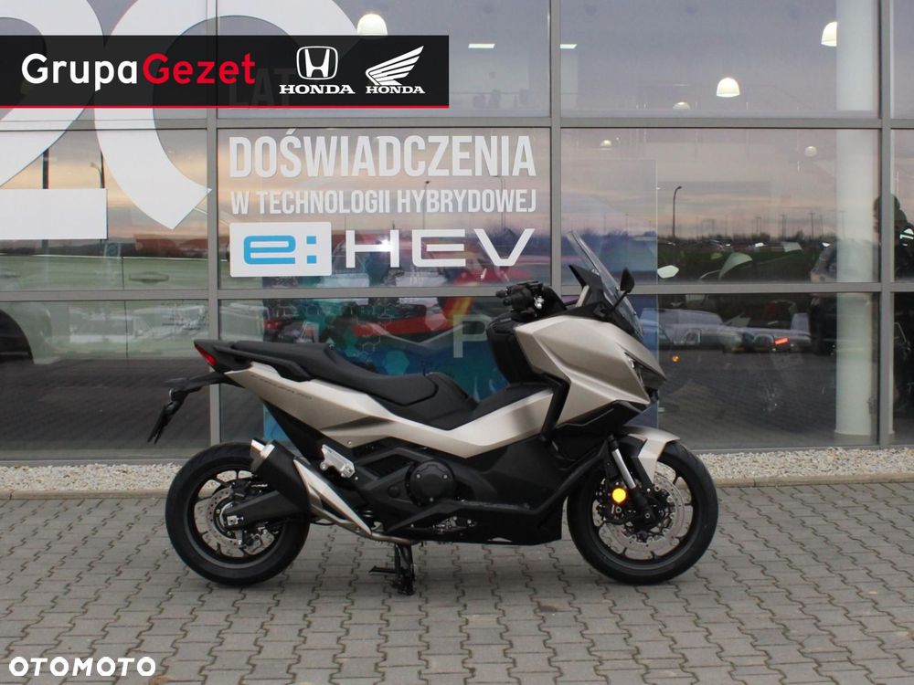 Honda NSS - 5