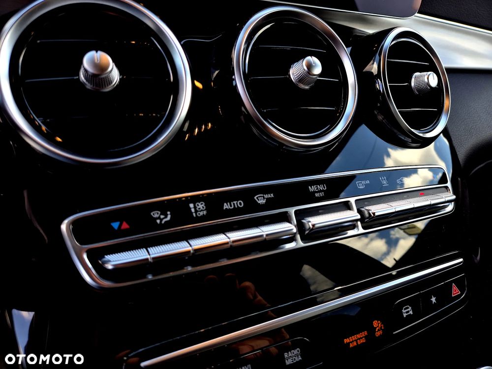 Mercedes-Benz GLC 300 e 4-Matic - 14