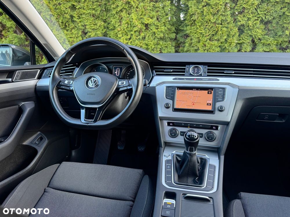 Volkswagen Passat 2.0 TDI (BlueMotion Technology) Comfortline - 19