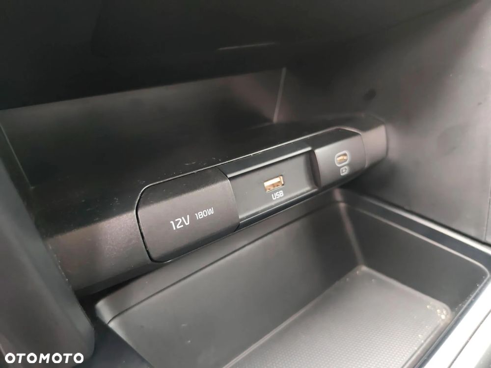 Kia XCeed 1.5 T-GDI M - 25