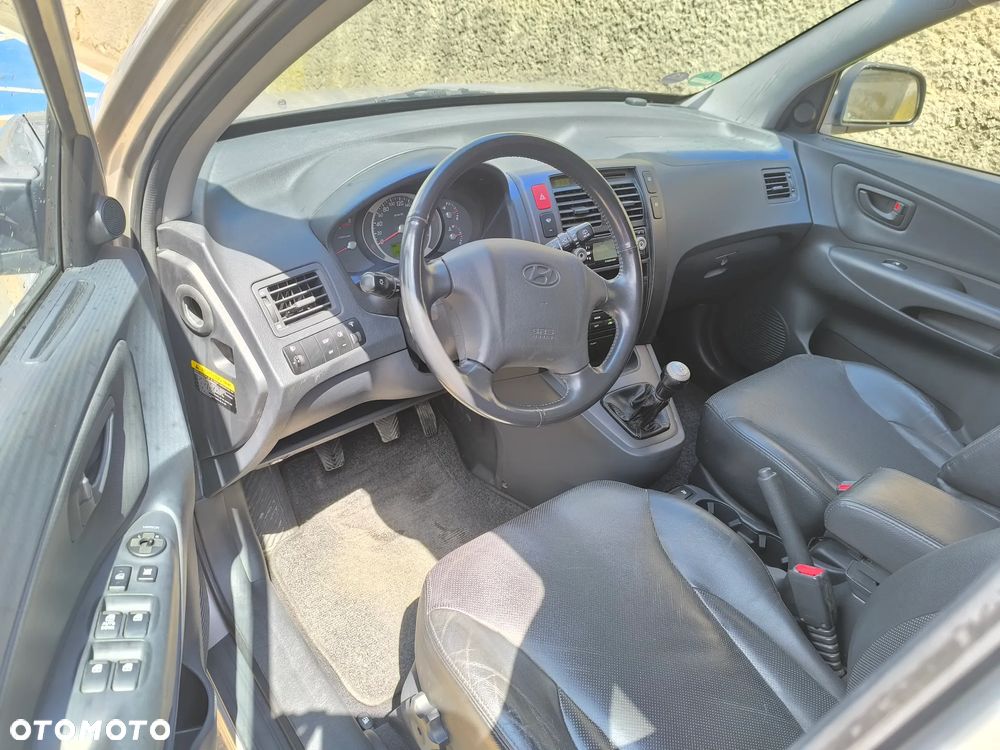 Hyundai Tucson 2.0 2WD GLS - 10