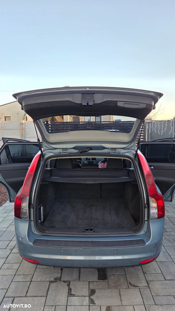 Volvo V50 1.6 D Momentum - 11