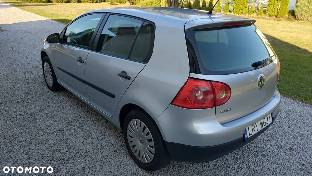 Volkswagen Golf - 5