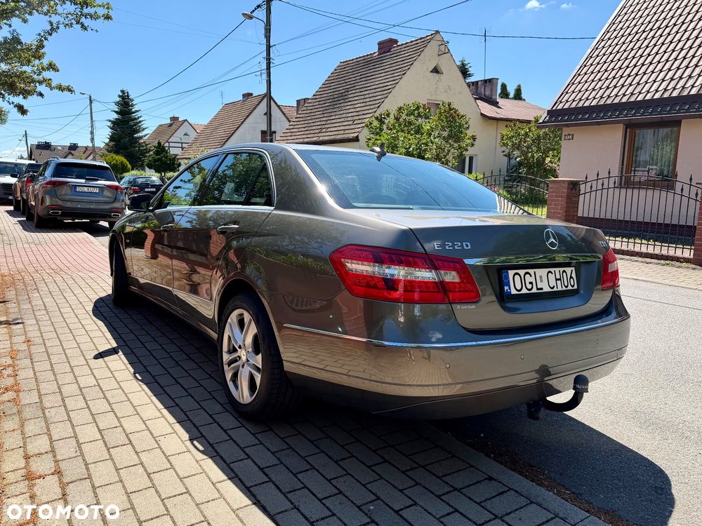 Mercedes-Benz Klasa E 220 CDI BlueEff Avantgarde - 3
