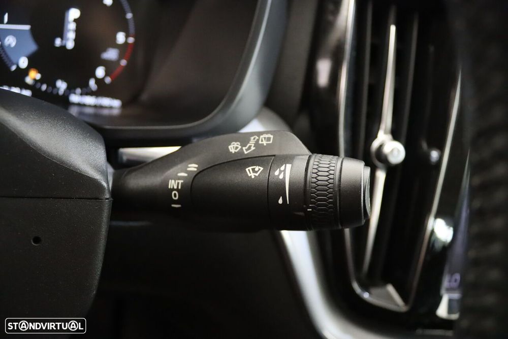 Volvo XC 60 2.0 D4 Inscription AWD Geartronic - 14