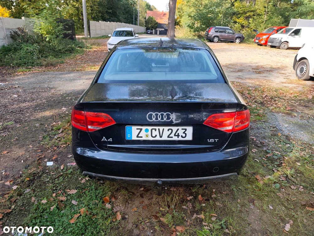 Audi A4 Limousine - 4