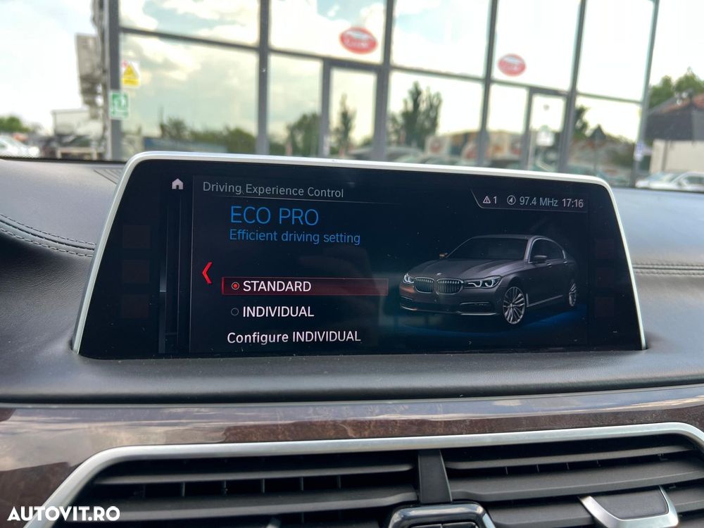 BMW Seria 7 730d xDrive - 34